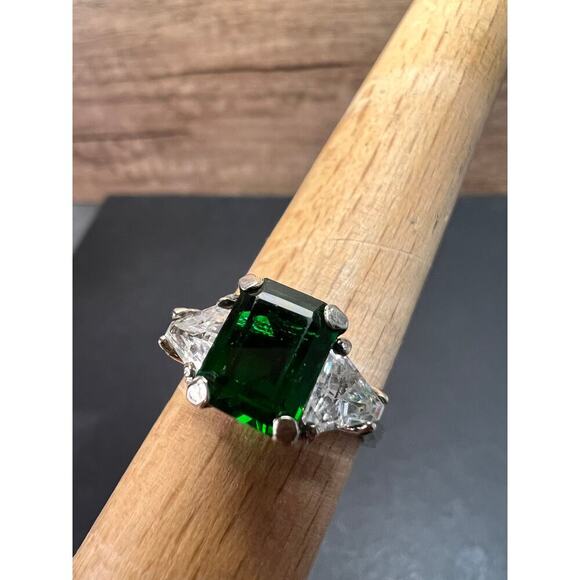 Vintage Helen Andrews synthetic emerald and CZ sterling silver ring size 7 - Picture 3 of 16